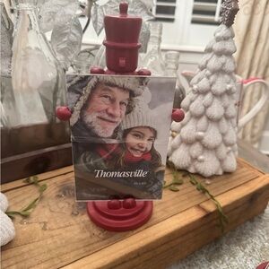 THOMASVILLE CHRISTMAS RED RESIN NUTCRACKER  PHOTO FRAME